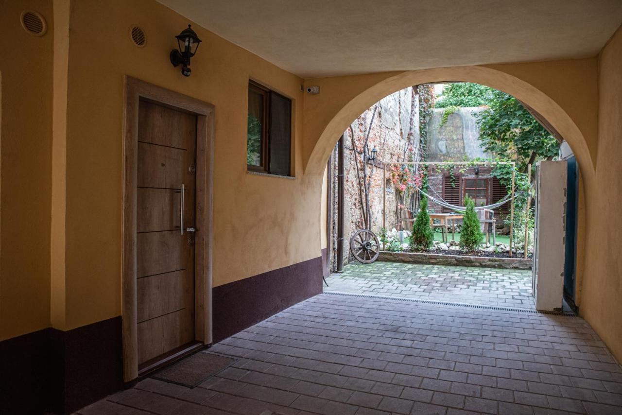 Luky 12 Apartment Брашов Екстериор снимка